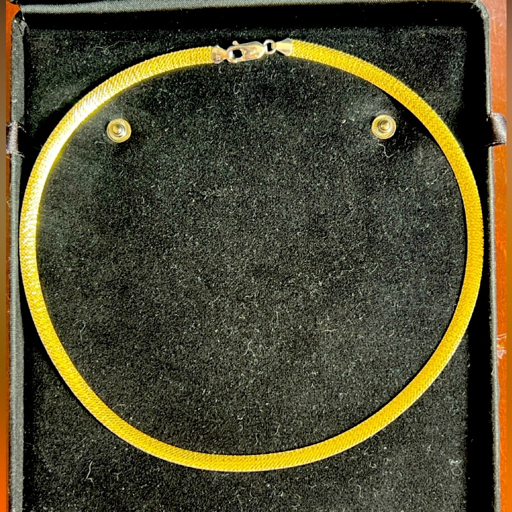 Diamond cut two tone,double sided Omega Necklace in 10k gold - Picture 1 of 9